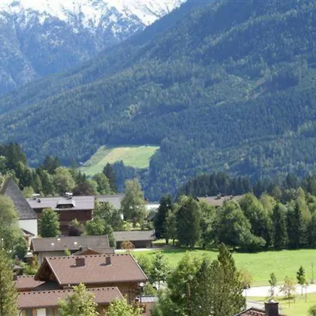 Schoeneben Berghuette * Wald im Pinzgau