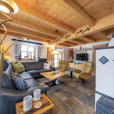 Schoeneben Berghuette 別荘