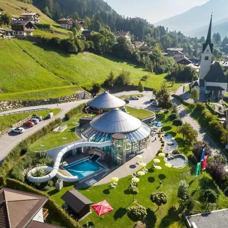 Schoeneben Berghuette Casa de Férias *