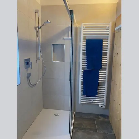 別荘 Schoeneben Berghuette ヴァルト・イム・ピンツガウ