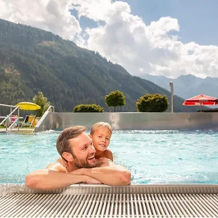 Schoeneben Berghuette 別荘 ヴァルト・イム・ピンツガウ